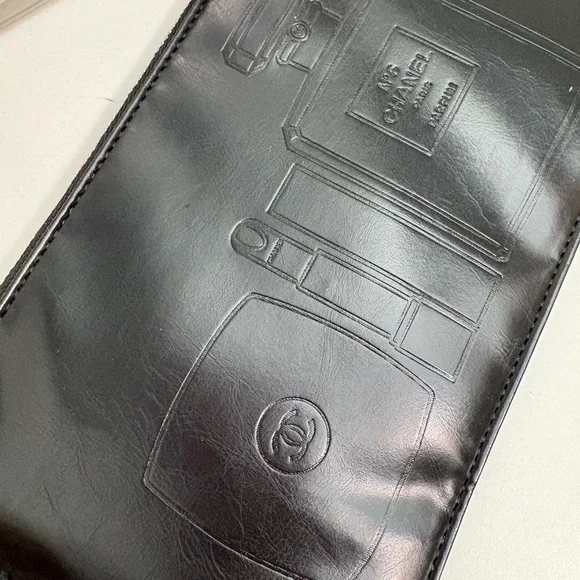 Chanel cosmetic bag - Picture 6 of 8